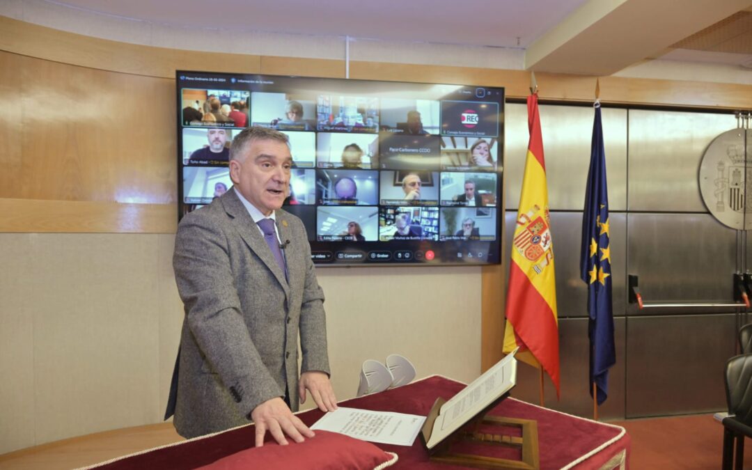 Ruperto Iglesias toma posesión como miembro del CES