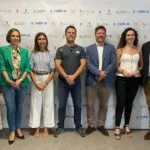 nacho dean junto al director de sun&blue y autoridades (2)