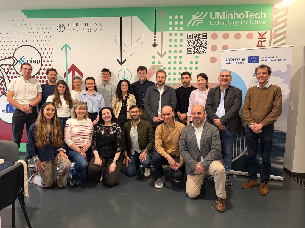 Representantes de ASATA junto a los socios del proyecto Blue Point durante el encuentro sobre economía azul y valorización de plásticos marinos