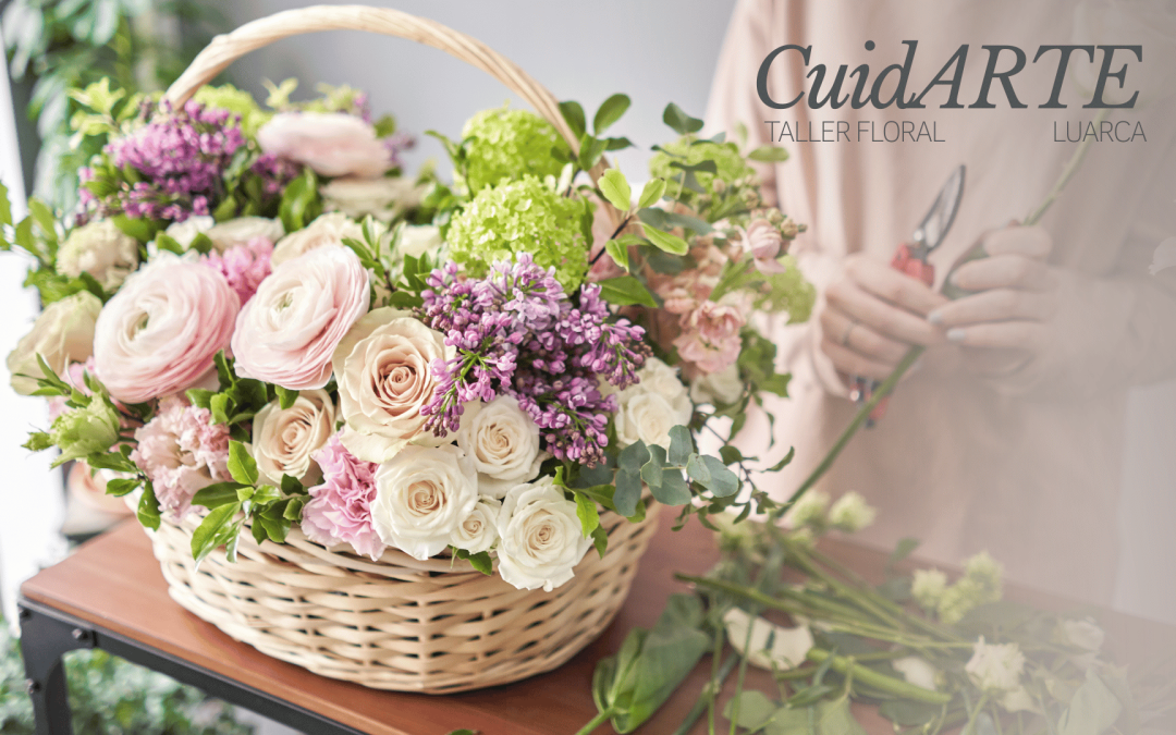 CuidARTE: una mañana de creatividad y bienestar a través del arte floral en Luarca